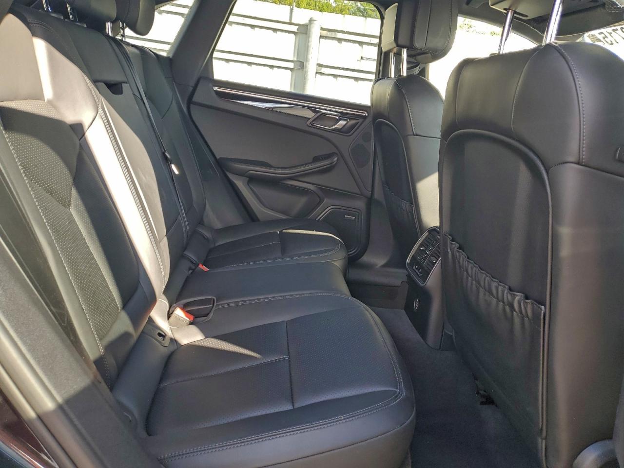 Porsche Macan Image 11