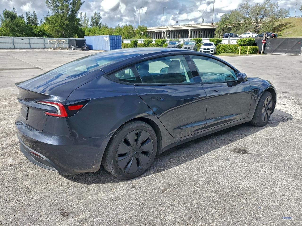 Tesla Model 3 Image 3