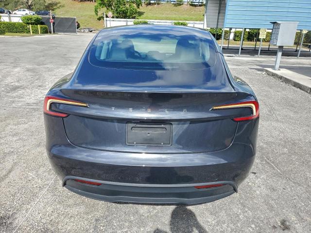 Tesla Model 3 Image 4