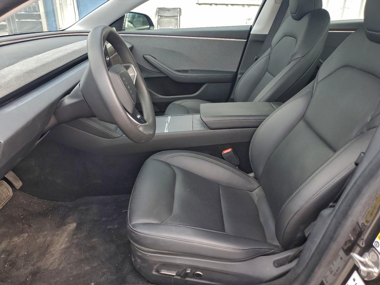 Tesla Model 3 Image 8