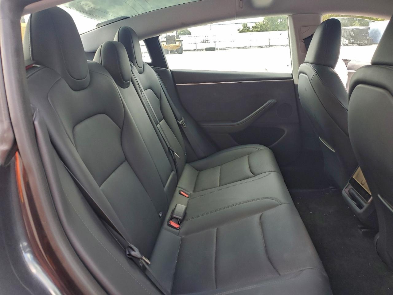 Tesla Model 3 Image 9
