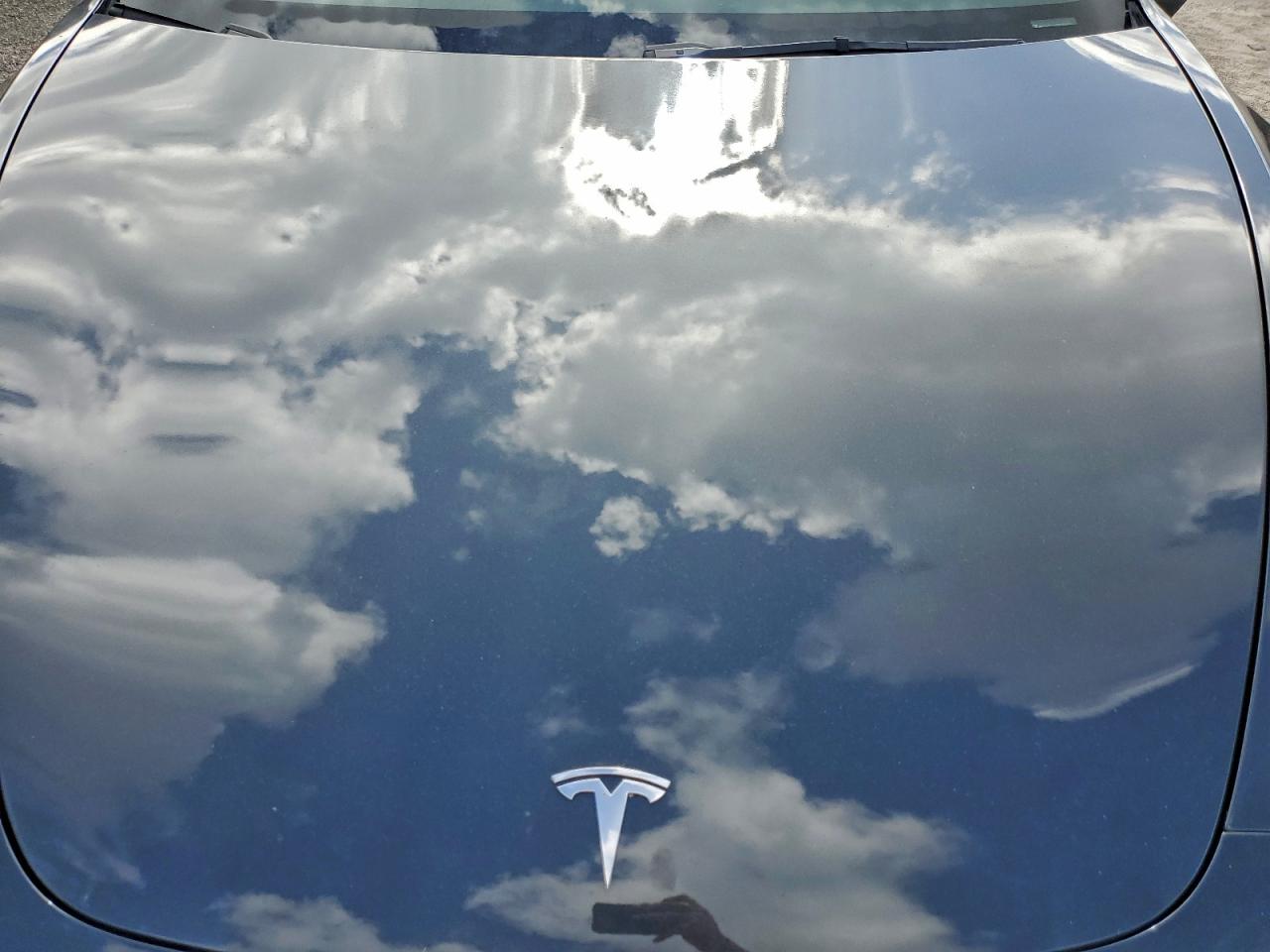 Tesla Model 3 Image 11