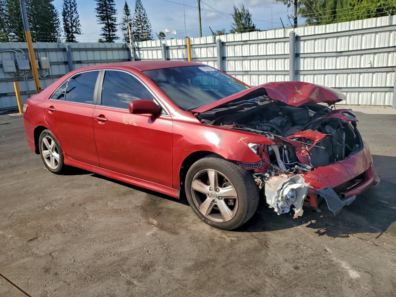 Toyota Camry Base Image 2