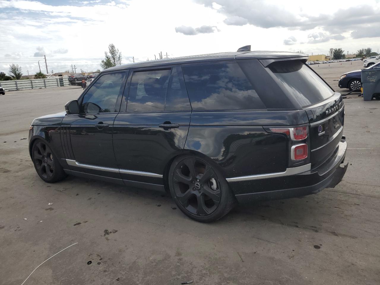Land Rover Range Rover Supercharged Image 3