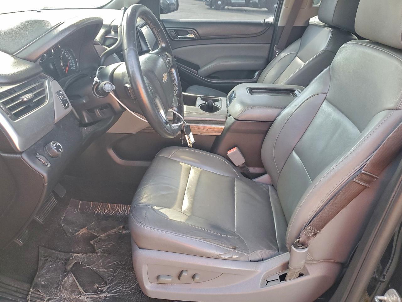 Chevrolet Suburban C1500 Lt Image 10