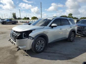  Salvage Nissan Pathfinder