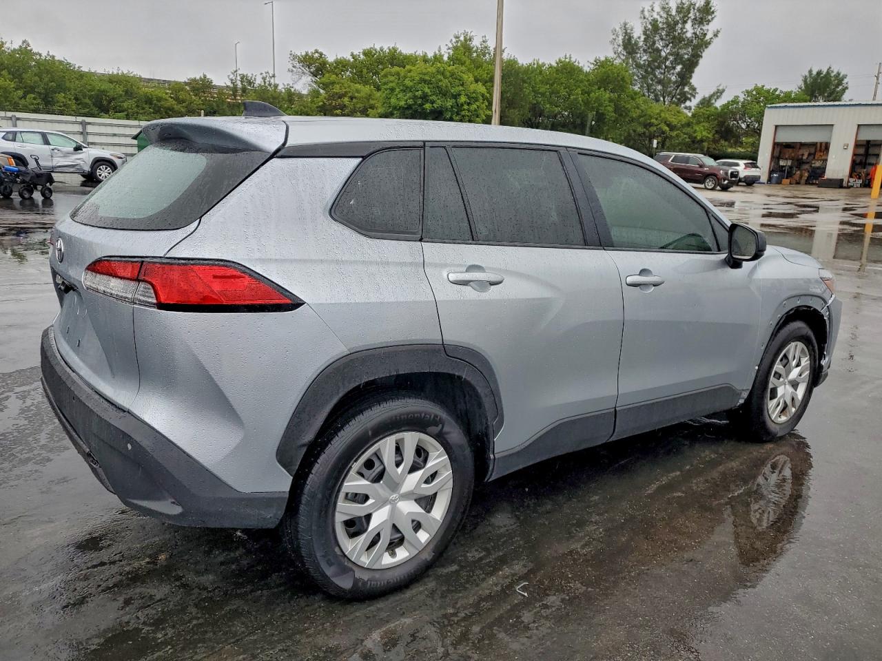 Toyota Corolla L Image 9