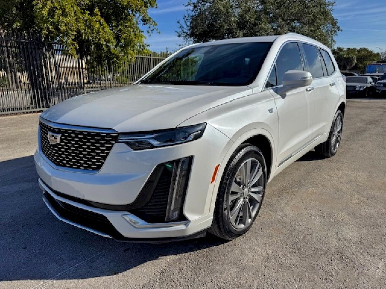 Cadillac XT6 Premium Luxury Image 1
