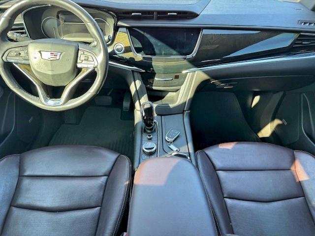 Cadillac XT6 Premium Luxury Image 2