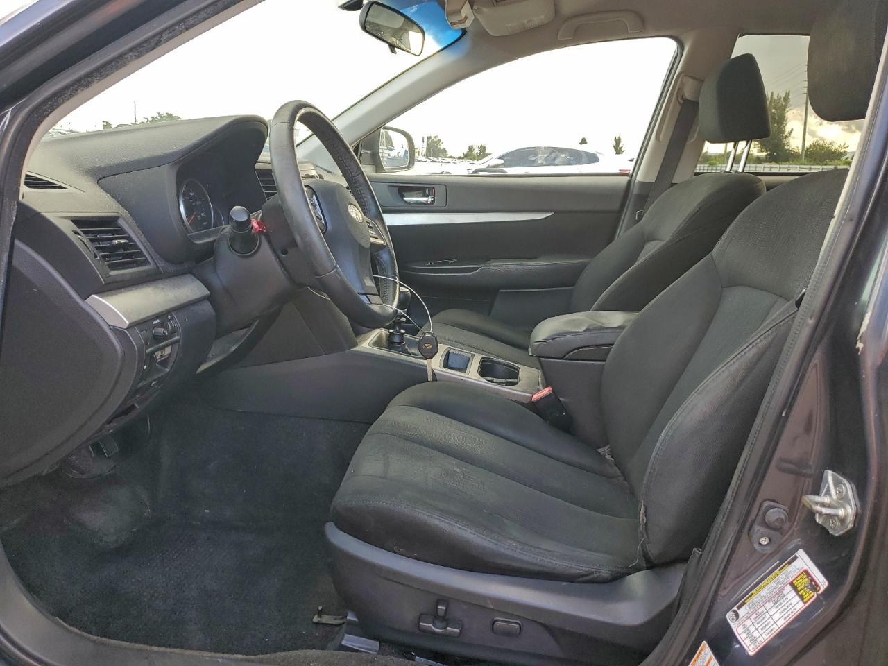 Subaru Outback 2.5i Premium Image 6