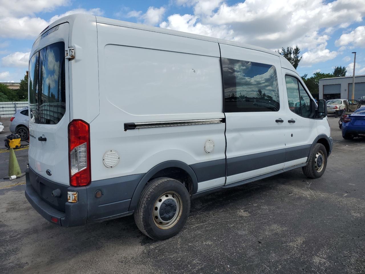Ford Transit T-350 Image 4