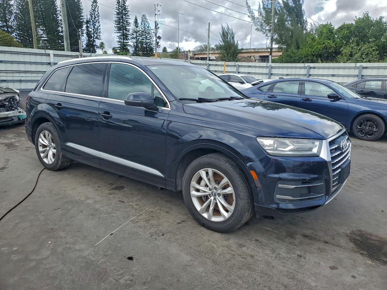 Audi Q7 Premium Plus Image 10