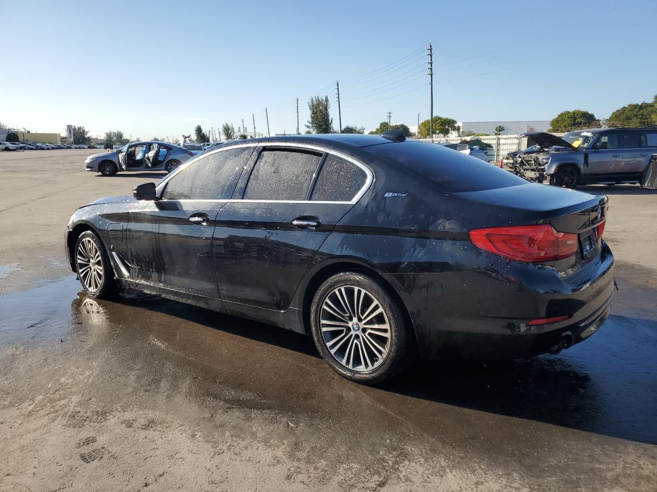 BMW 5 Series Image 12