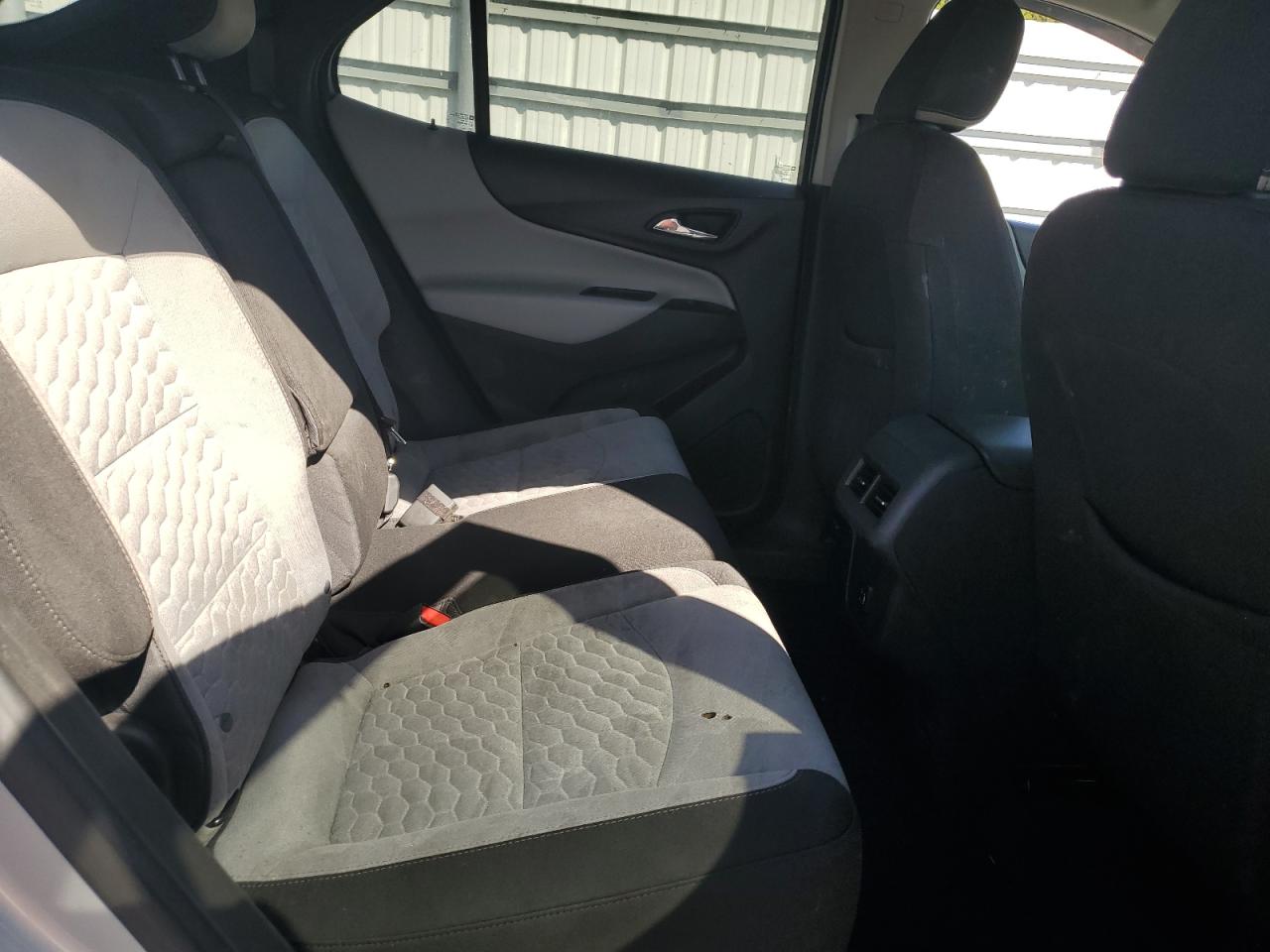 Chevrolet Equinox Ls Image 12