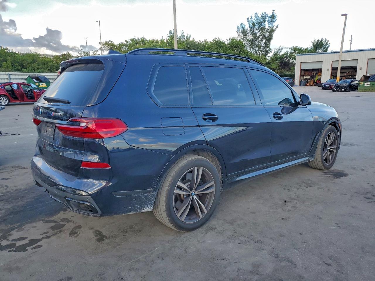 BMW X Series M50i Image 2