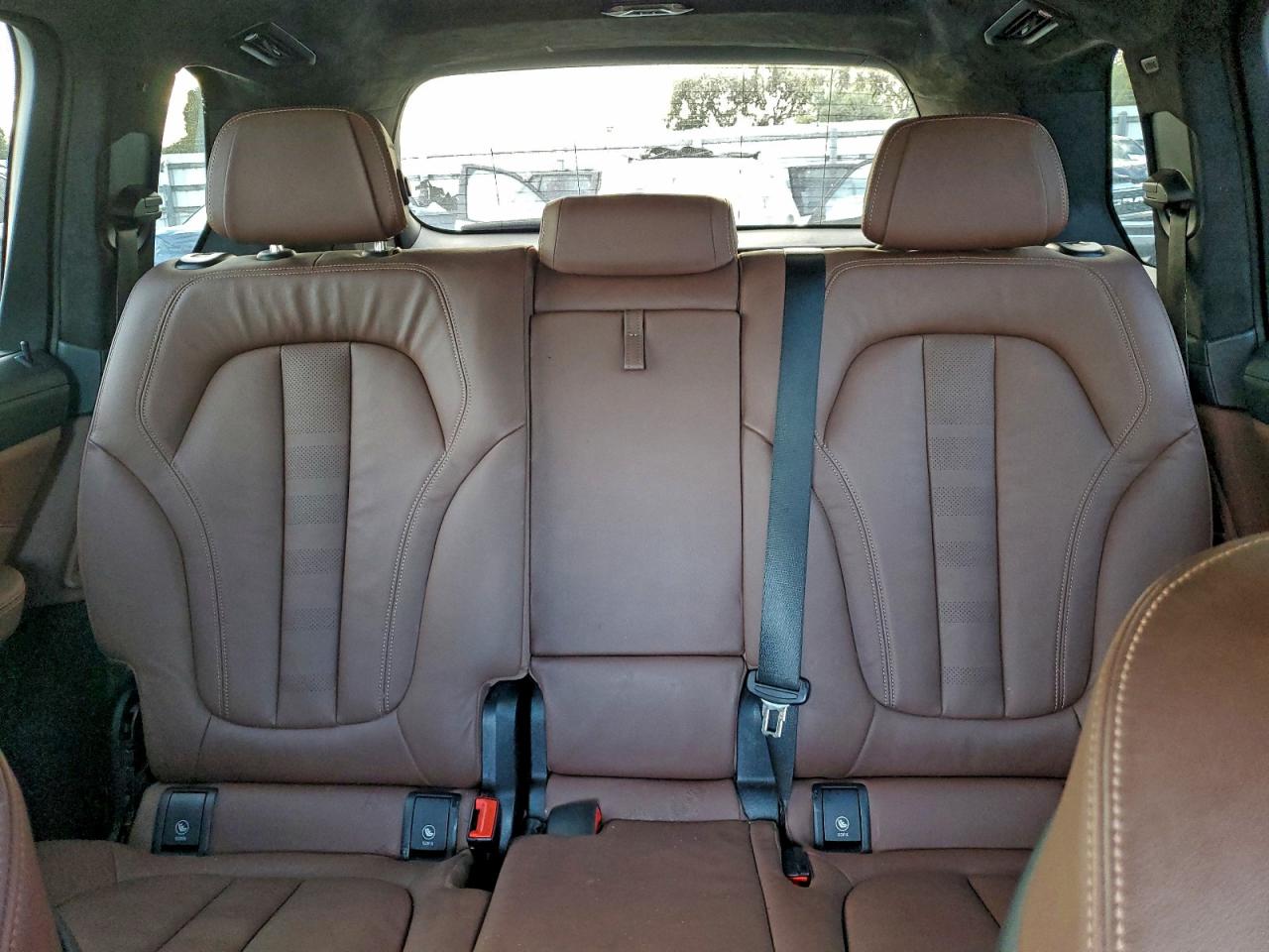 BMW X Series M50i Image 9