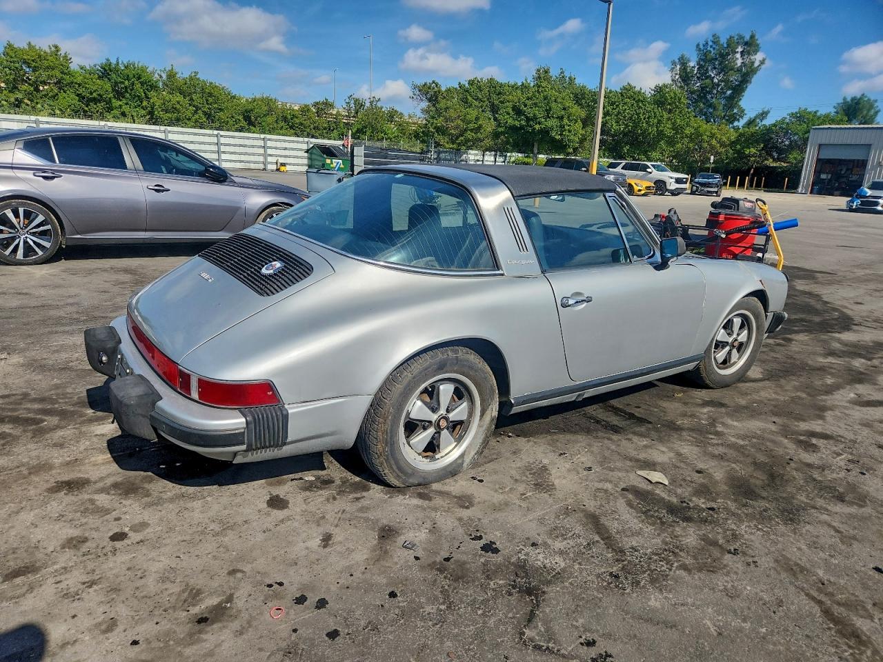 Porsche 911 Image 2