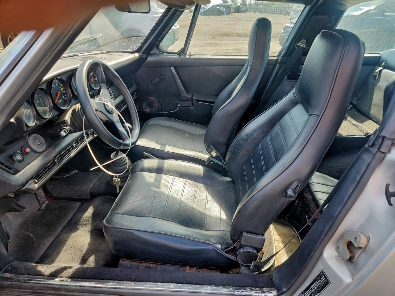 Porsche 911 Image 12