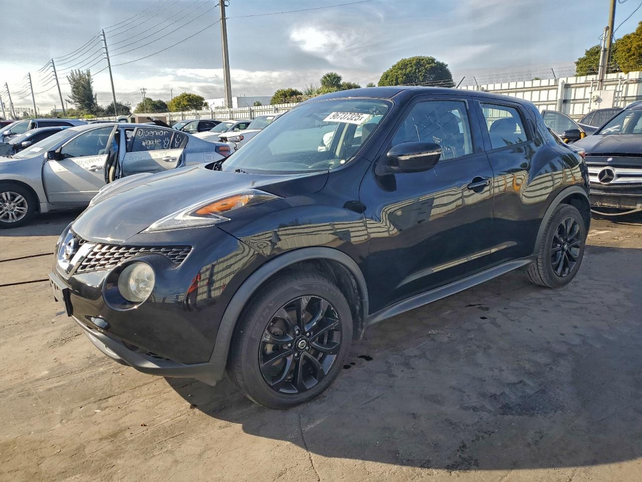 Nissan JUKE S Image 1