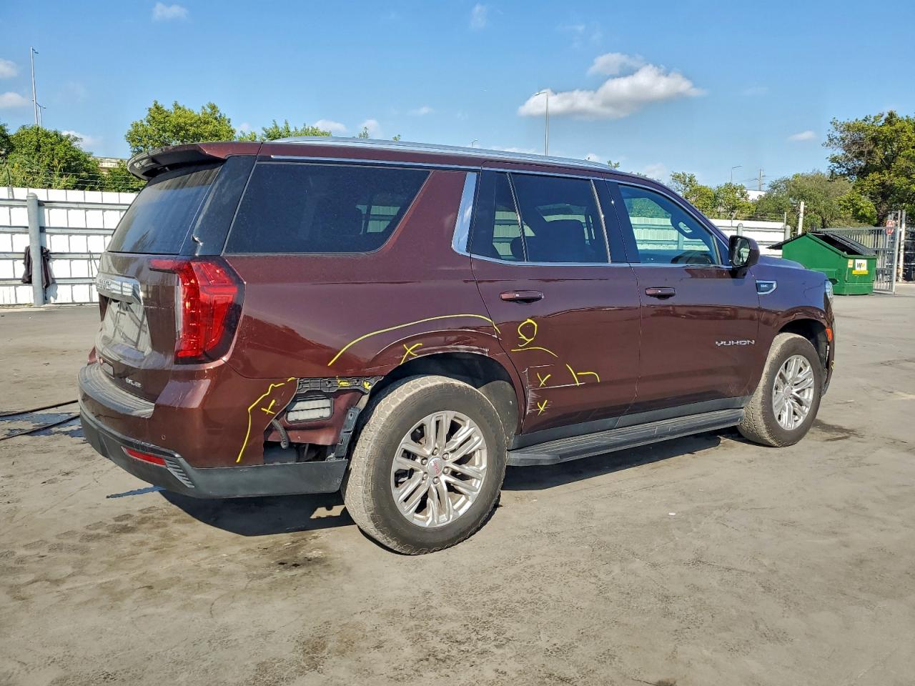 GMC Yukon Sle Image 7