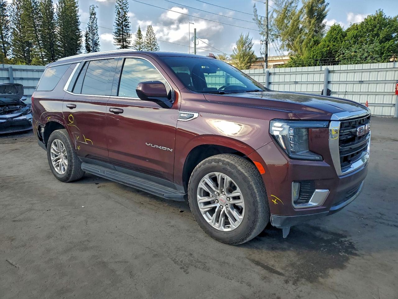 GMC Yukon Sle Image 2