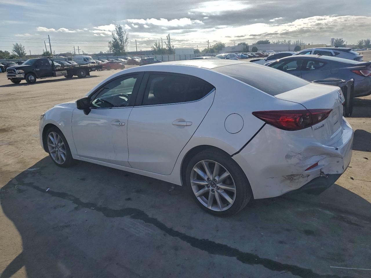 Mazda 3 Touring Image 5