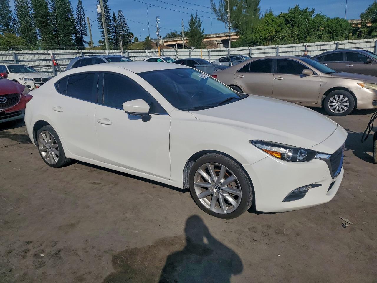 Mazda 3 Touring Image 3