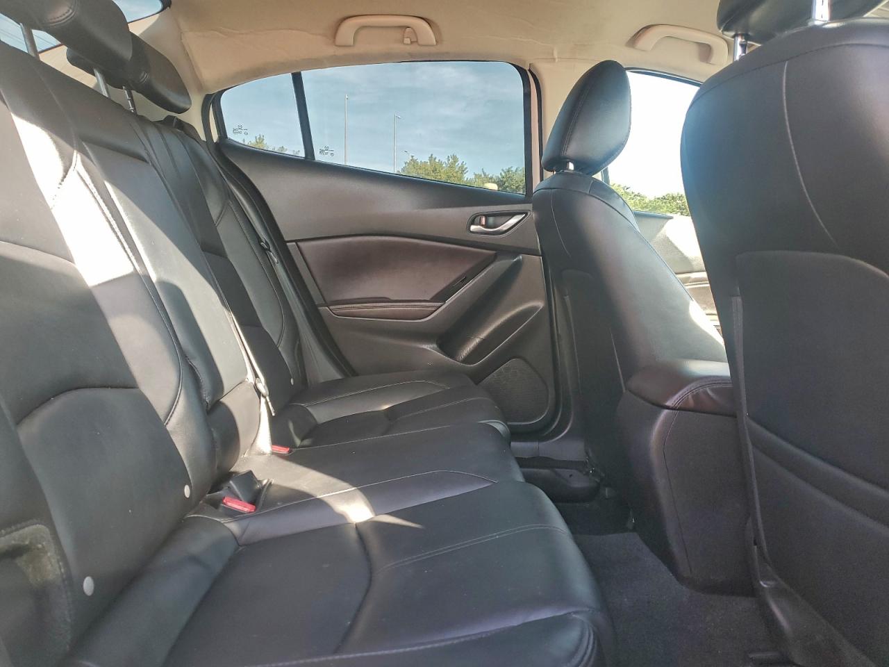 Mazda 3 Touring Image 12