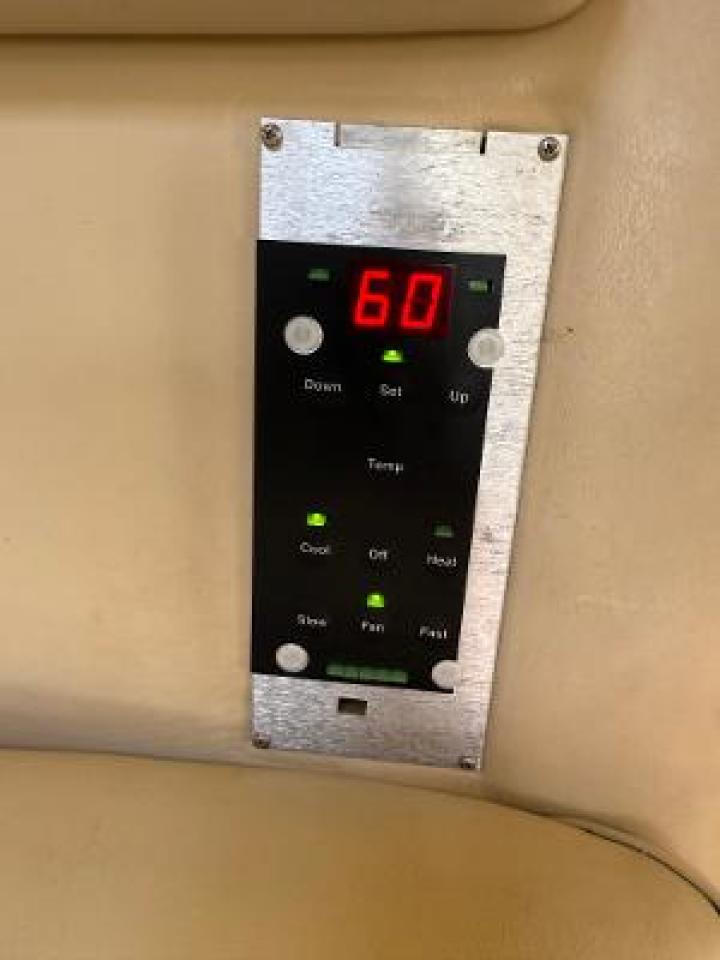 Sea Ray Sea Ray 33 Image 6