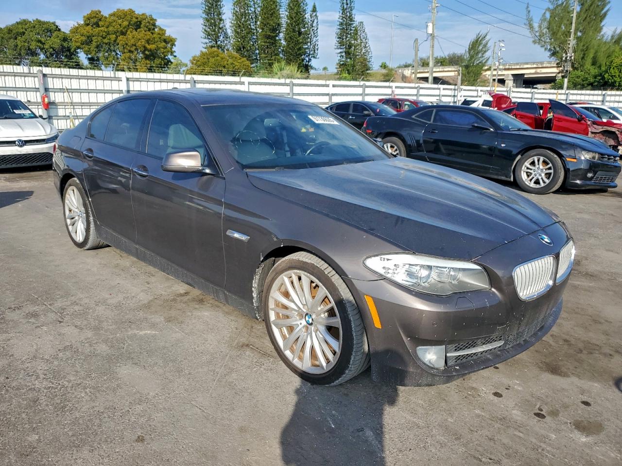 BMW 5 Series I Image 4