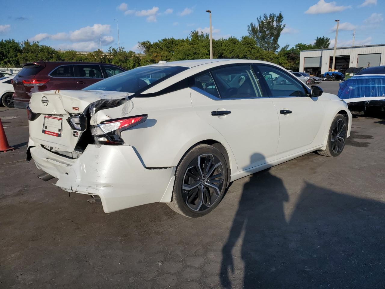 Nissan Altima Sr Image 12