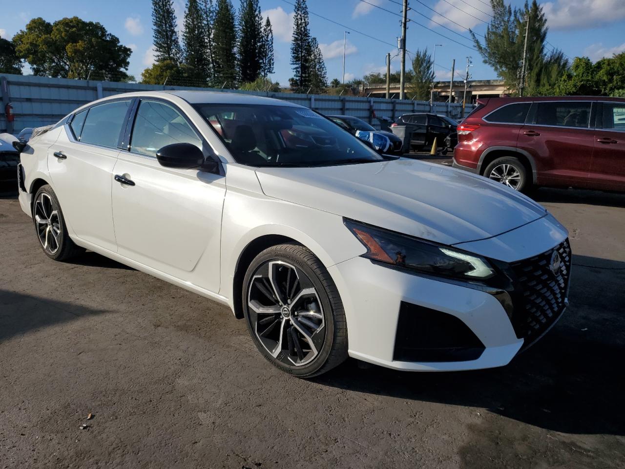 Nissan Altima Sr Image 2