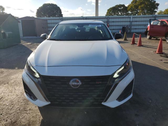 Nissan Altima Sr Image 6