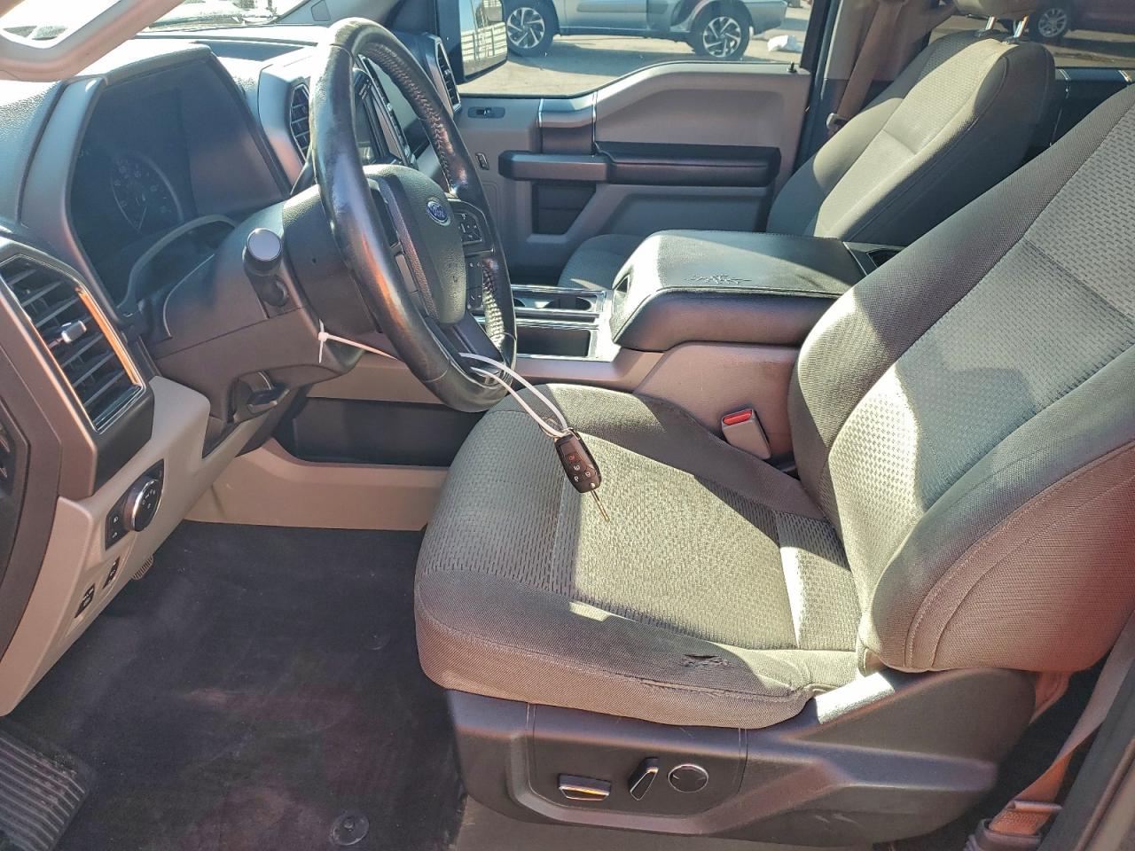 Ford F-150 Supercrew Image 3