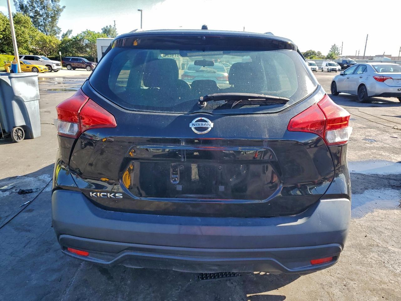 Nissan Kicks S Image 9