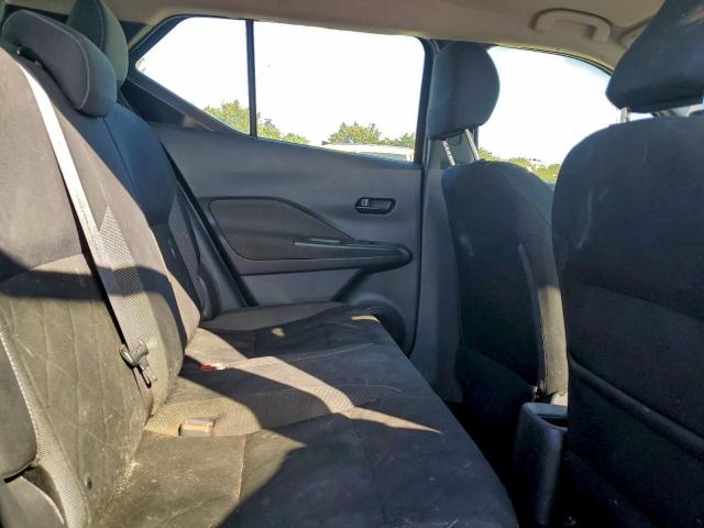 Nissan Kicks S Image 10