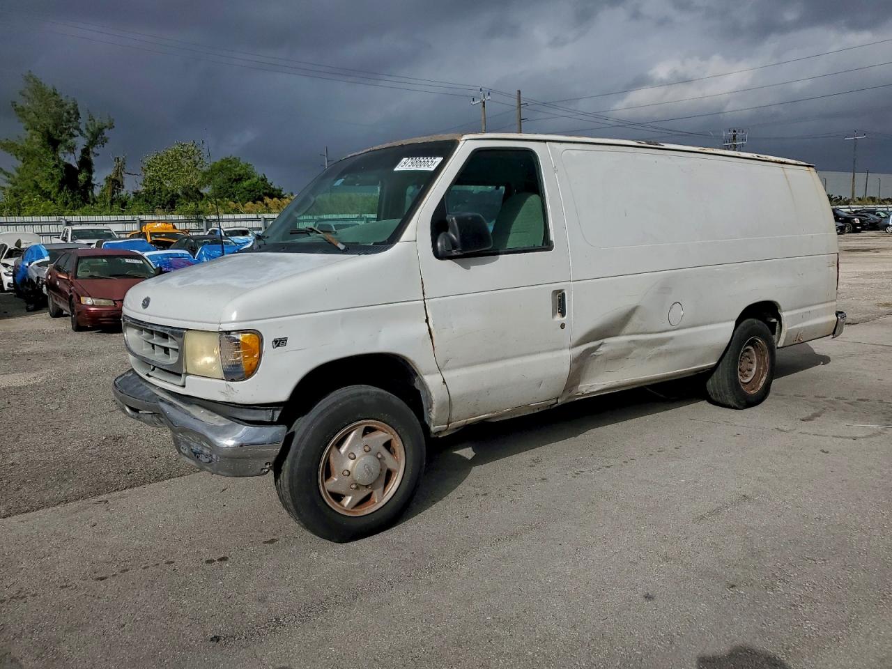 Ford Econoline E250 Van Image 1