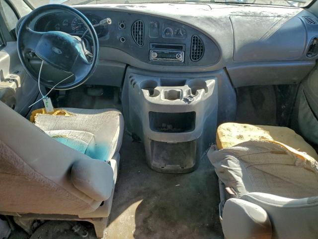 Ford Econoline E250 Van Image 5
