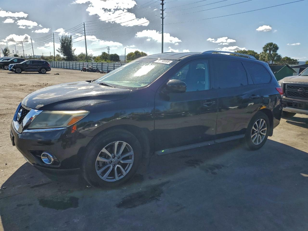 Nissan Pathfinder S Image 1