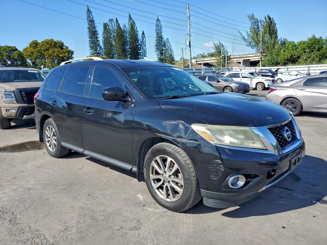 Nissan Pathfinder S Image 6