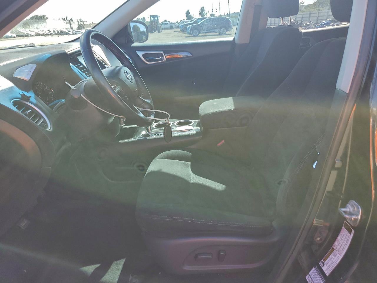 Nissan Pathfinder S Image 7