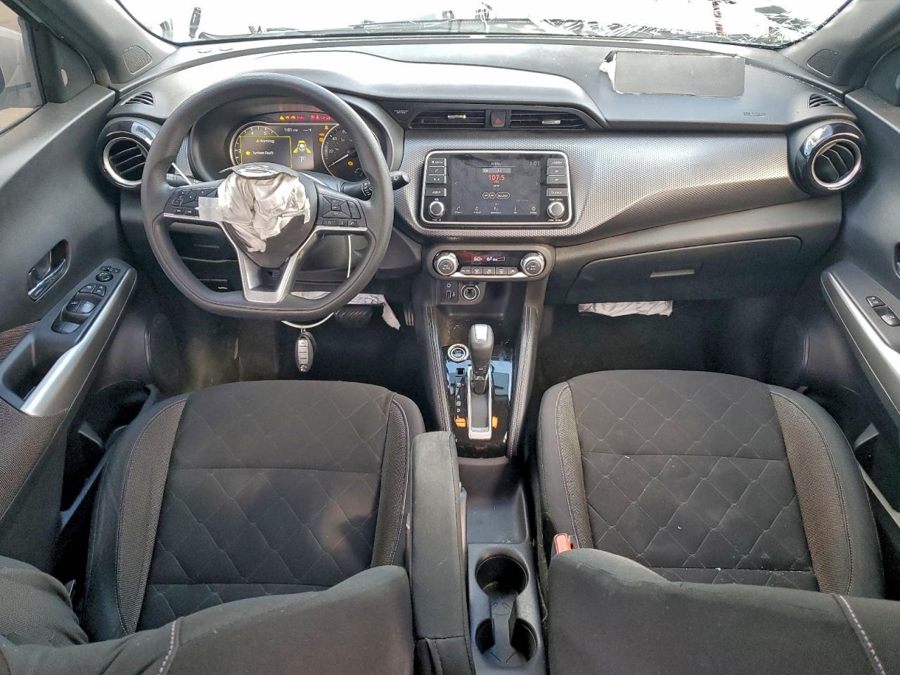 Nissan Kicks Sv Image 5