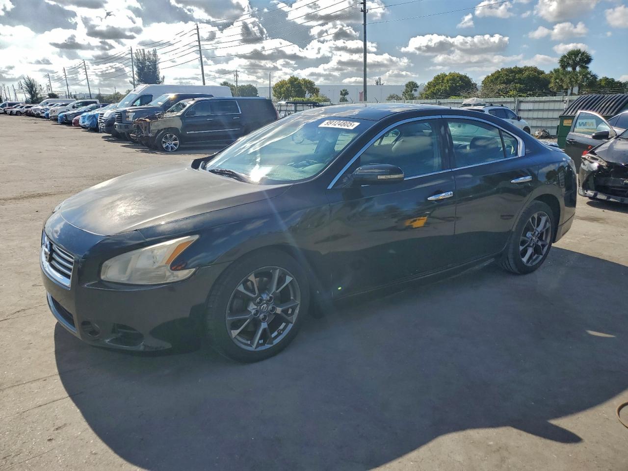 Nissan Maxima S Image 1