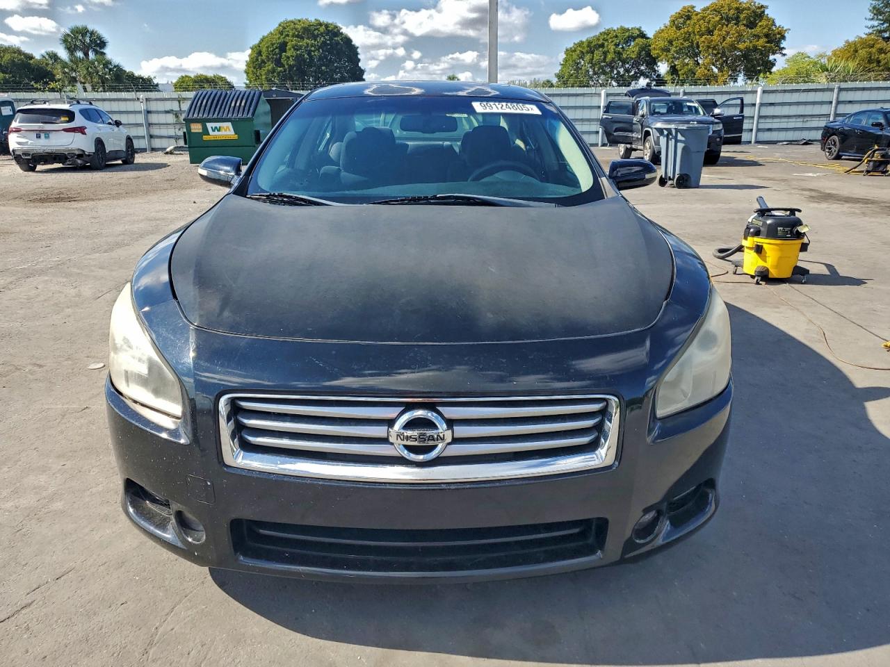 Nissan Maxima S Image 10