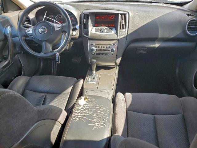 Nissan Maxima S Image 3