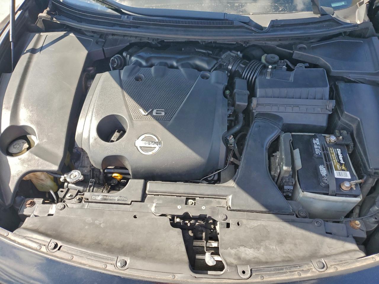 Nissan Maxima S Image 8