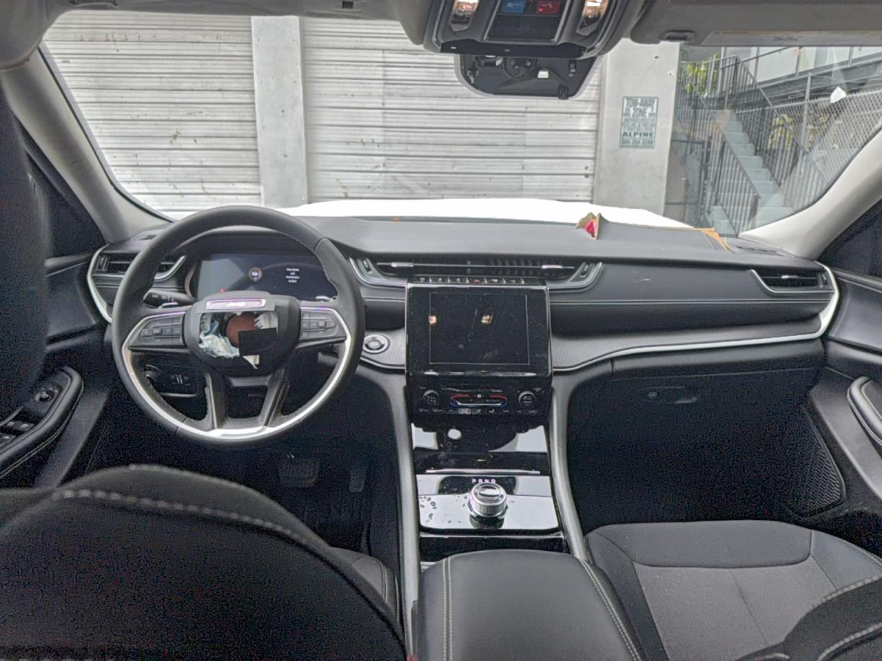 Jeep Grand Cherokee L Laredo Image 9