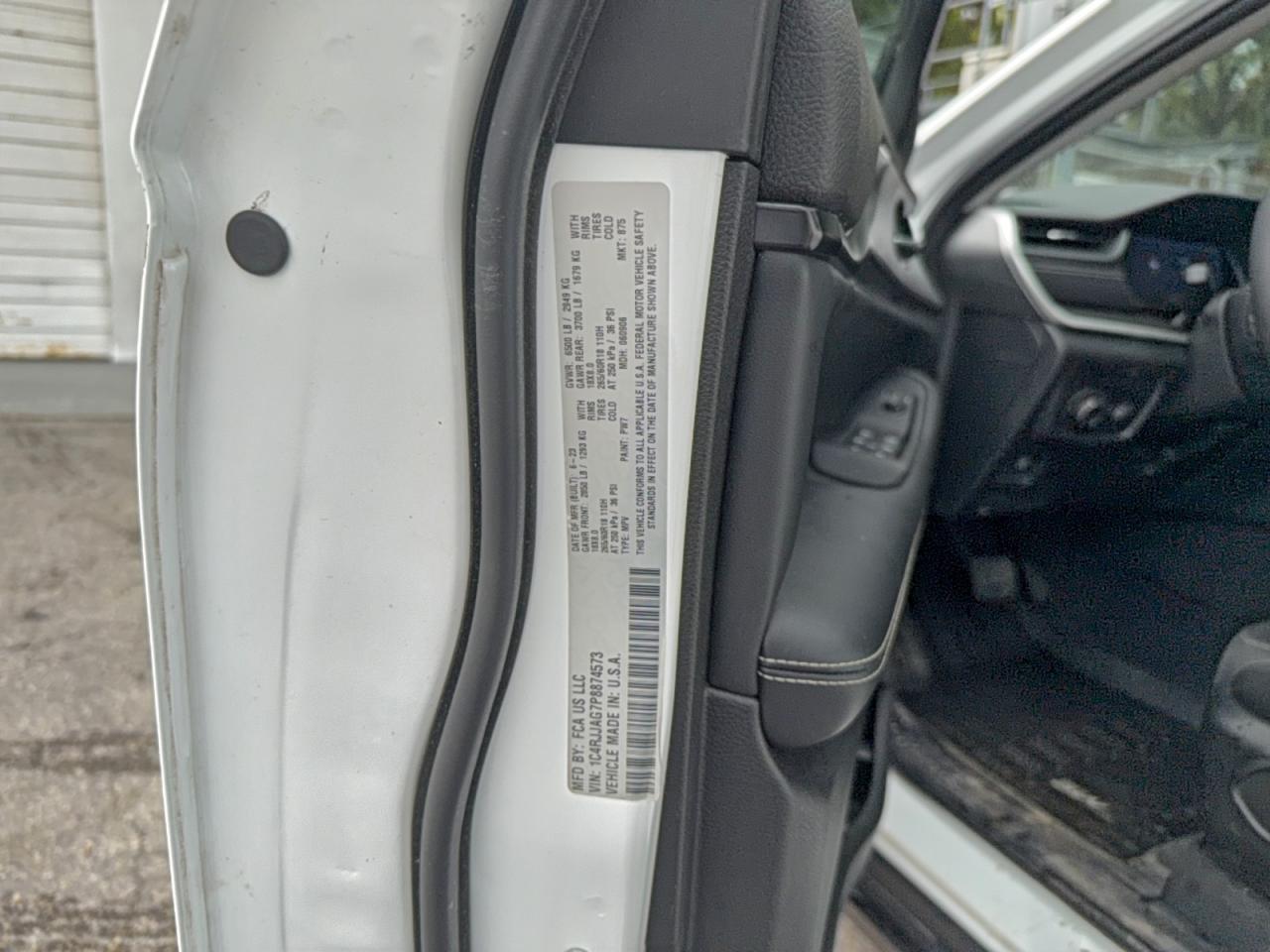 Jeep Grand Cherokee L Laredo Image 8