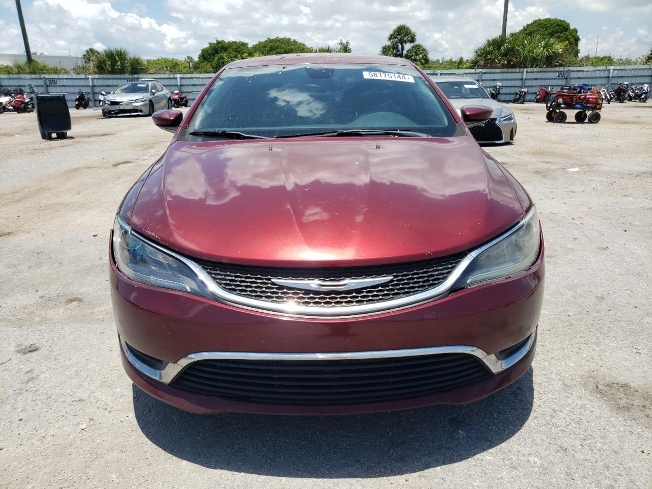 Chrysler 200 Limited Image 5