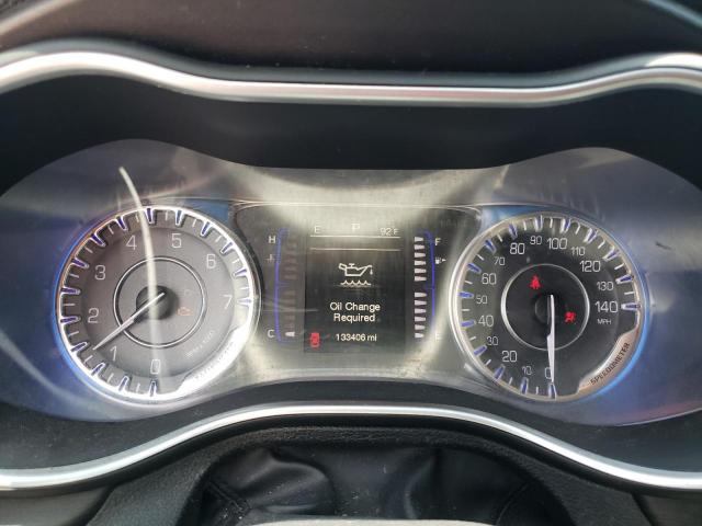 Chrysler 200 Limited Image 9